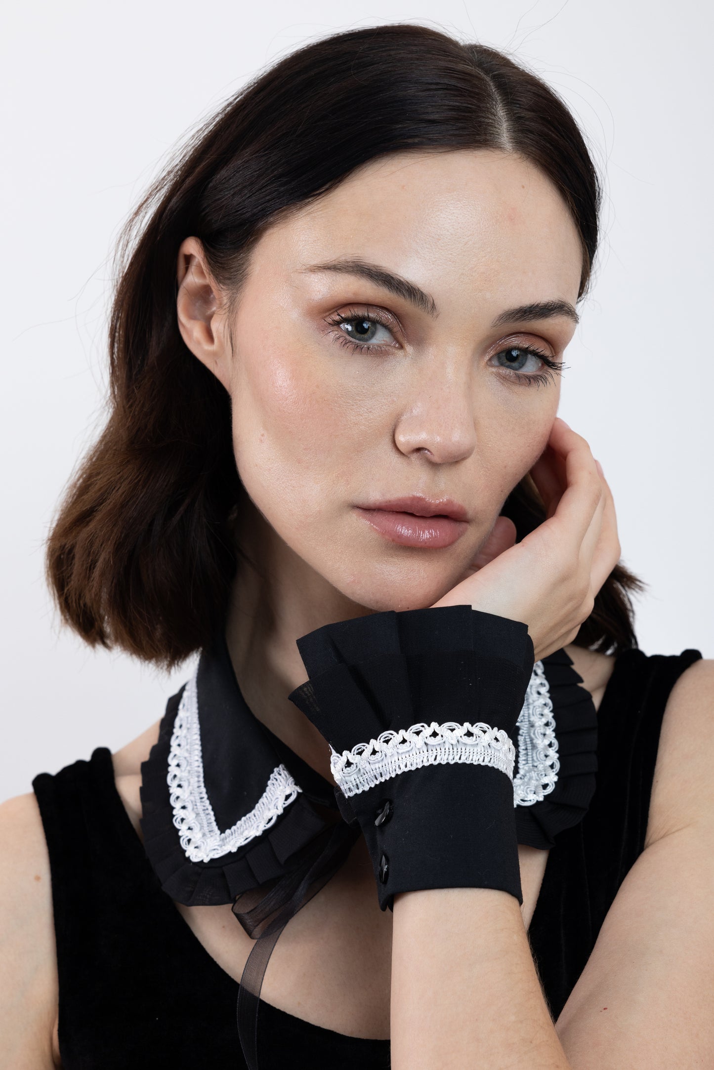 Set Cuello y Mangas Encaje