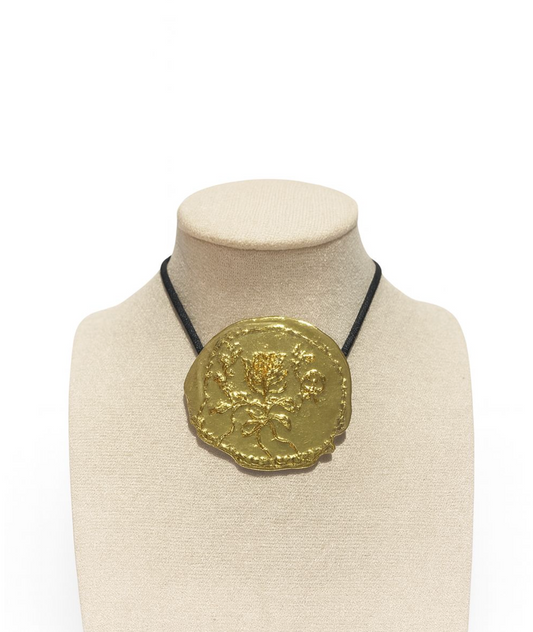 Collar de Sello con Flor