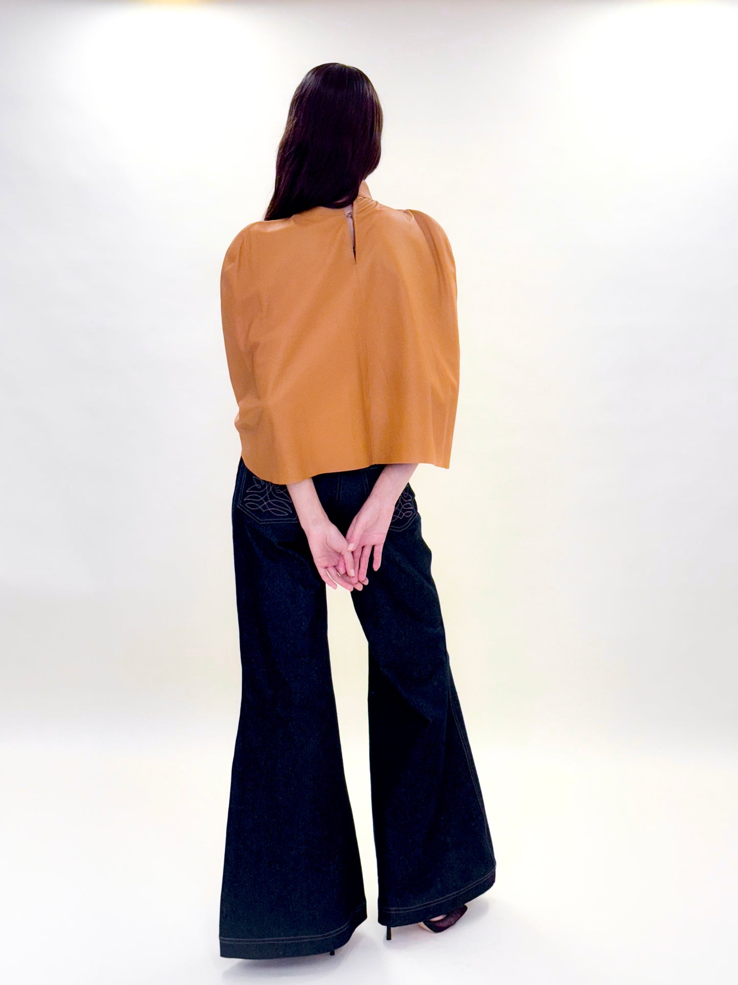 Capa de Piel BERNARDA