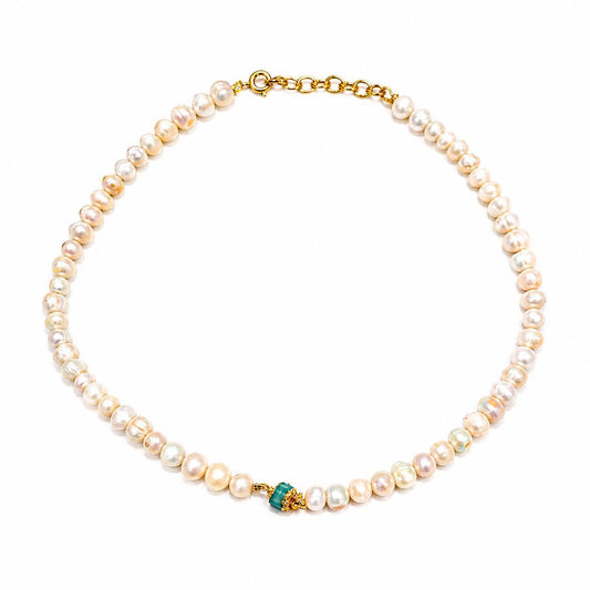 Collar de Perla Cultivada+ Esmeralda Fundida Mediana