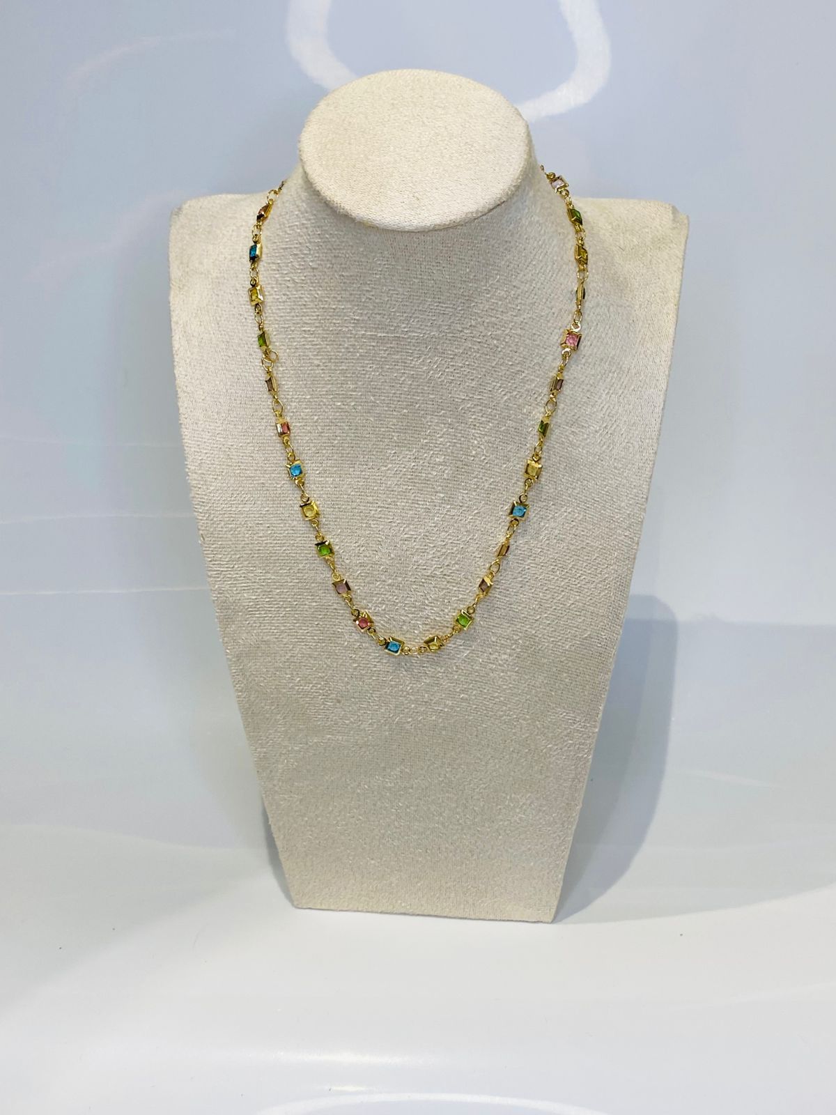 Cadena con Piedras de colores