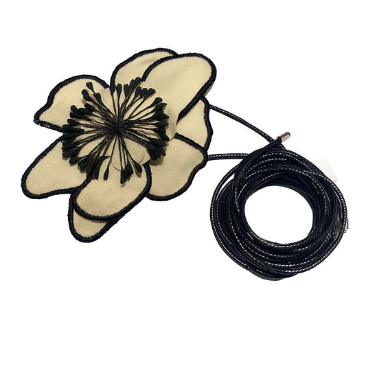 Collar de Flor blanco y negro