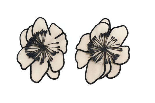 Aretes de tela de flor