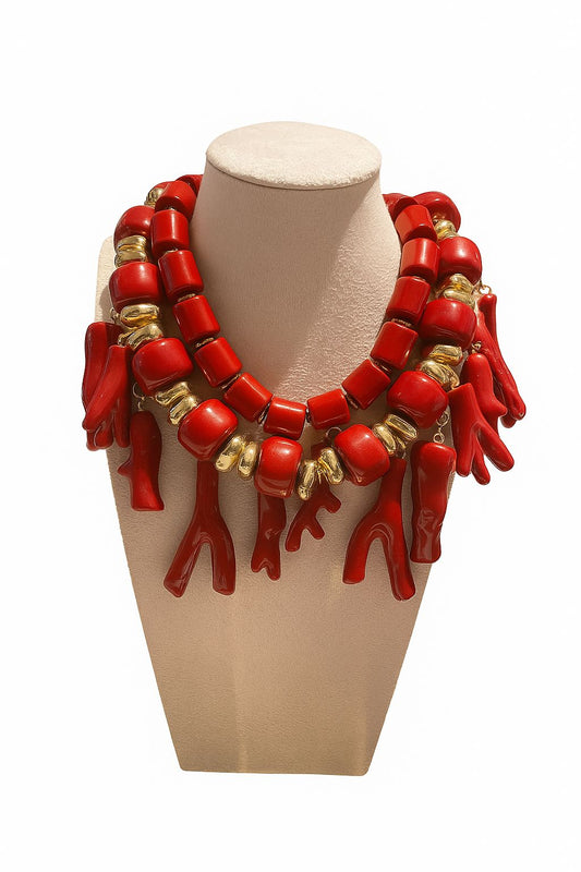 Collar de coral rojo con dorado