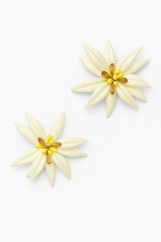 Aretes Blancos de flor