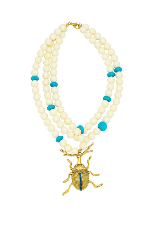 Collar Perlas en layer y escarabajo