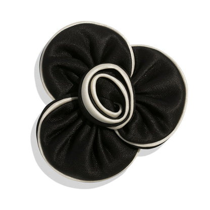 Broche Flor satin chico