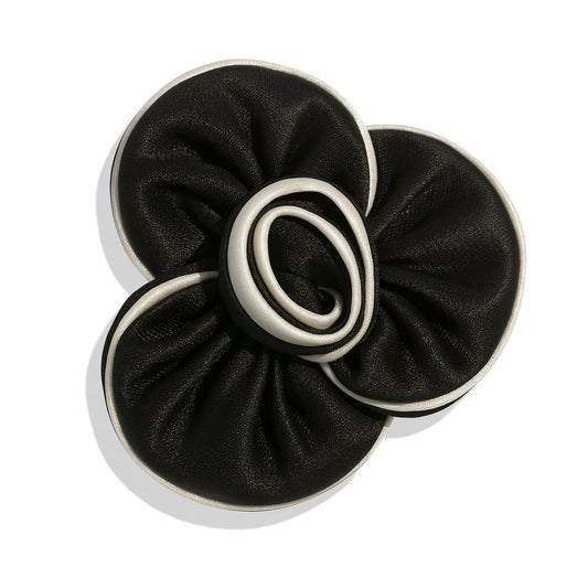 Broche Flor satin chico