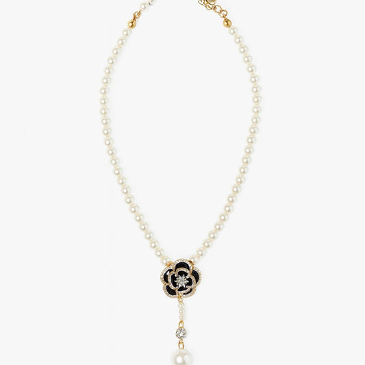 Collar de Camelia con perlas