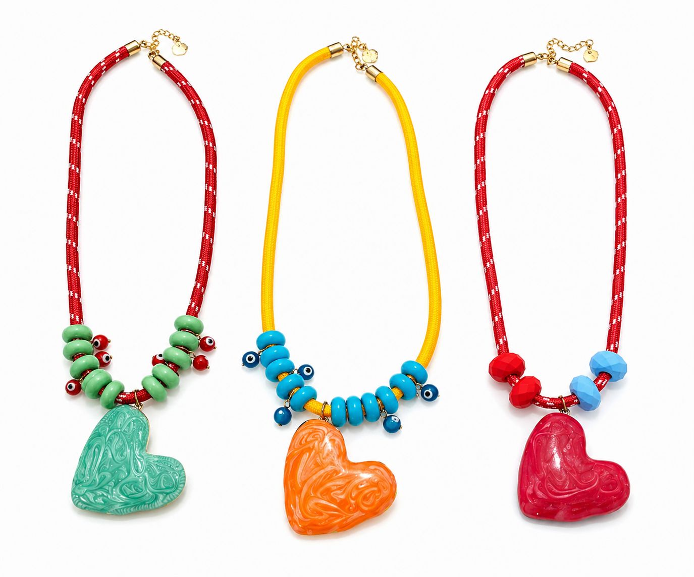 Collar corazón cuerda